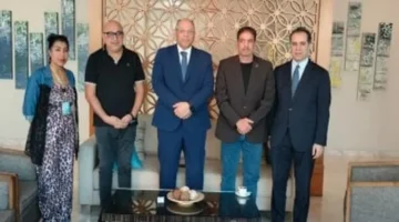 سفير مصر بالكويت يزور بعثة منتخب الشطرنج للاطمئنان على أداء اللاعبين في البطولة العربية 1